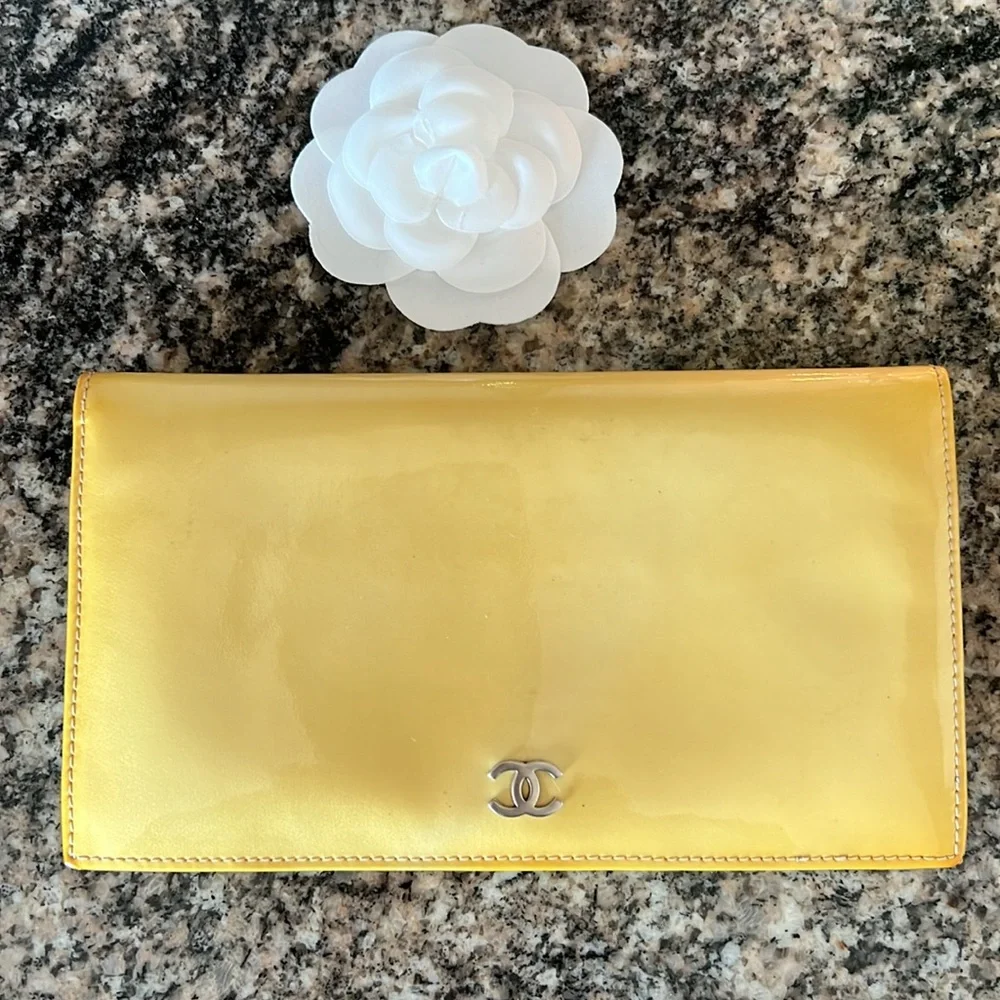 Chanel Vintage Patent Leather Wallet